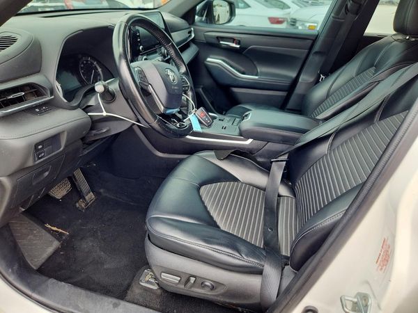 2021 TOYOTA HIGHLANDER XSE