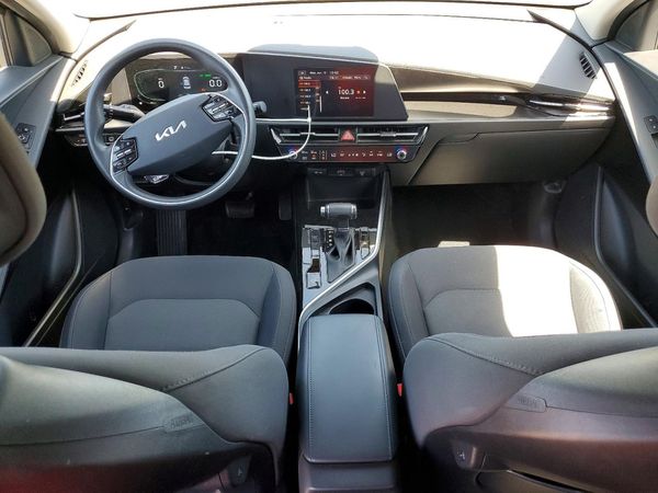 2024 KIA NIRO LX