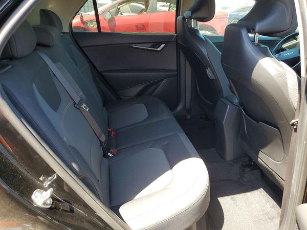 2024 KIA NIRO LX