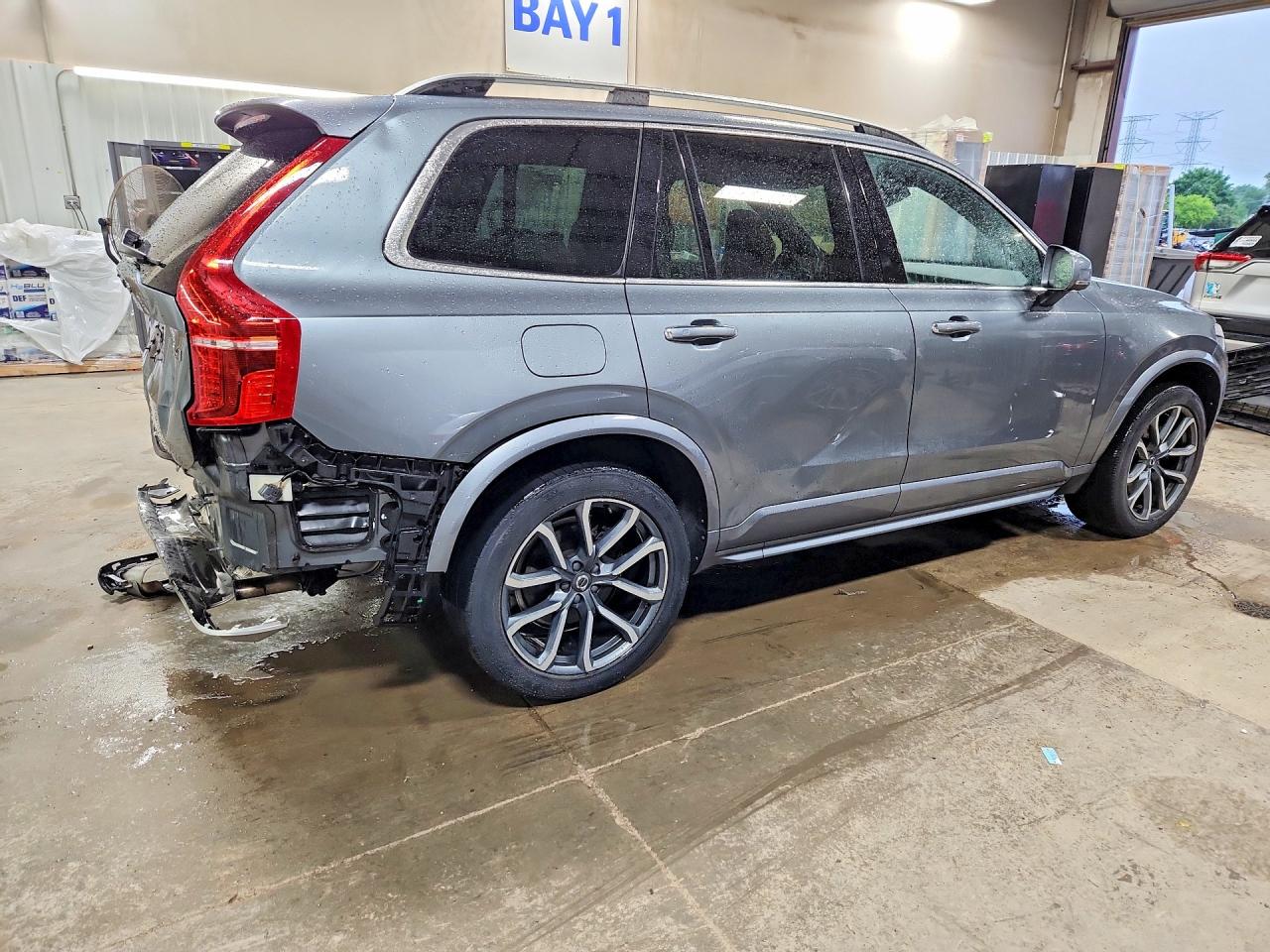 2018 VOLVO XC90 Momentum