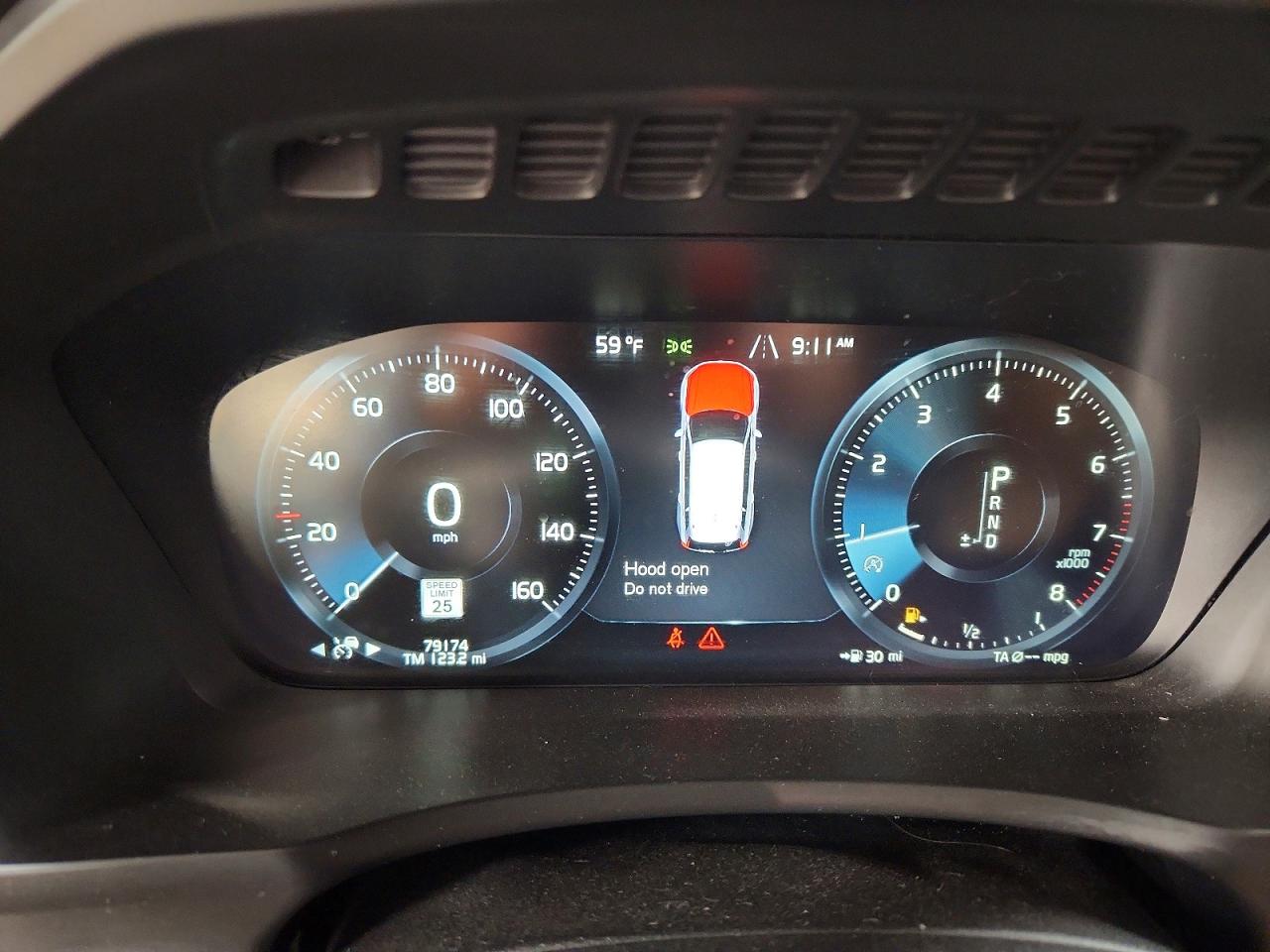 2018 VOLVO XC90 Momentum