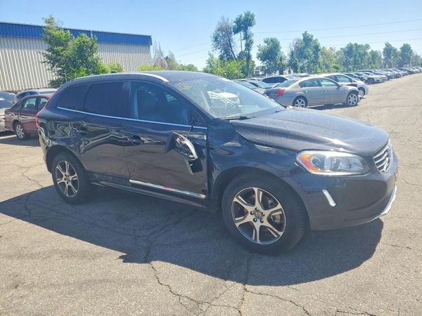 2015 VOLVO XC60 Premier (non R design)