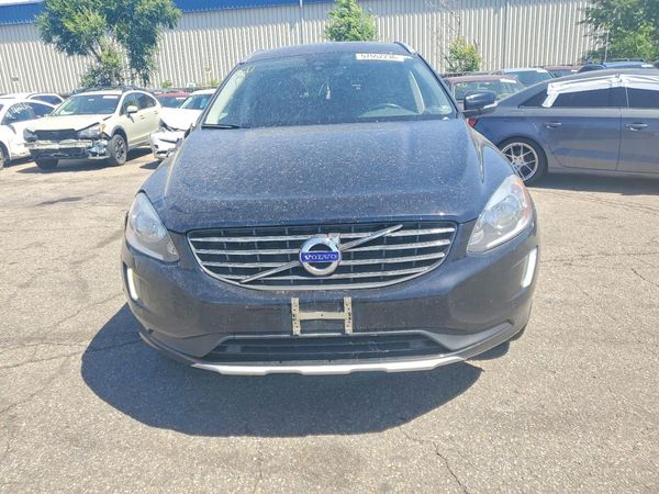 2015 VOLVO XC60 Premier (non R design)