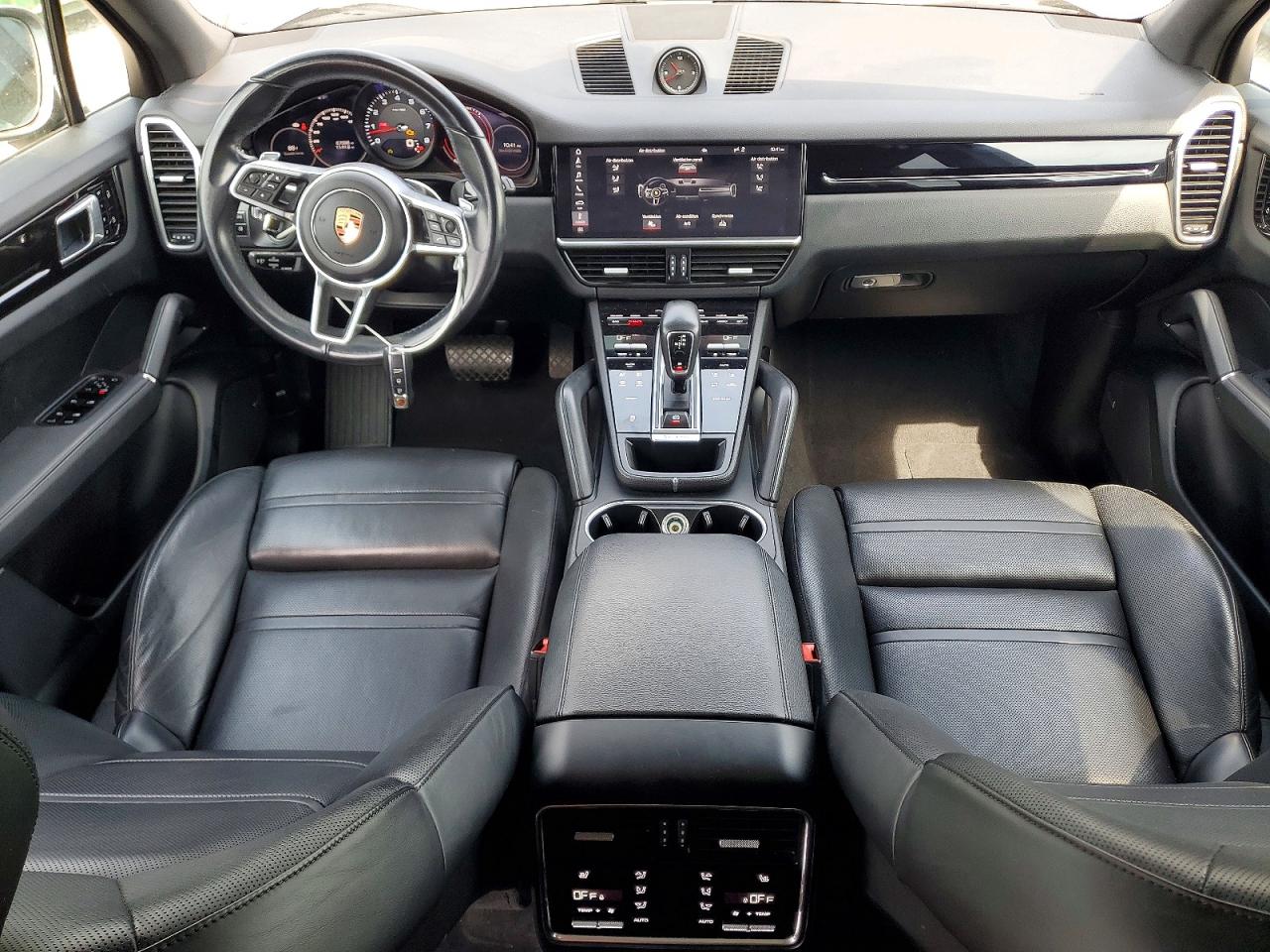 2020 PORSCHE CAYENNE