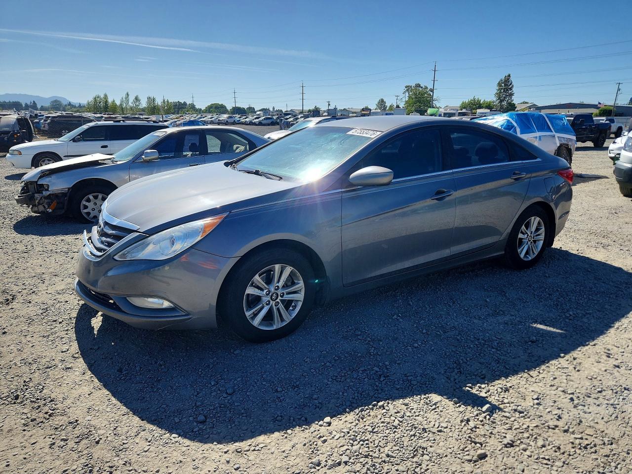 2013 HYUNDAI SONATA GLS/ GLS Popular — Front 3/4