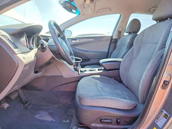 2013 HYUNDAI SONATA GLS/ GLS Popular — DENT