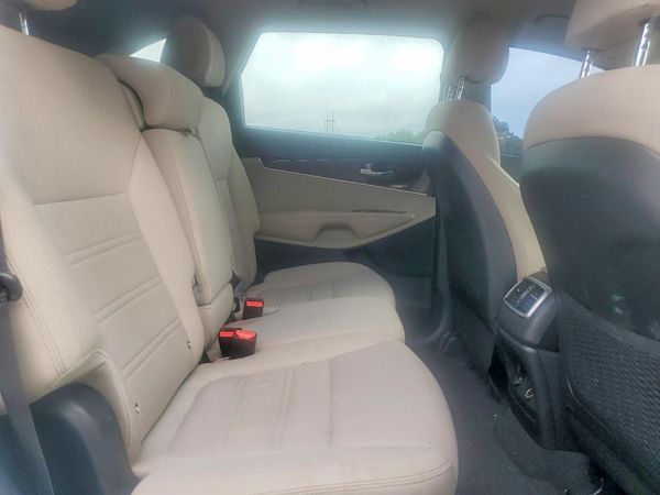 2018 KIA SORENTO L, LX
