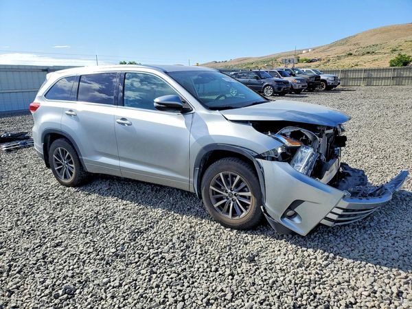 2018 TOYOTA HIGHLANDER SE/XLE