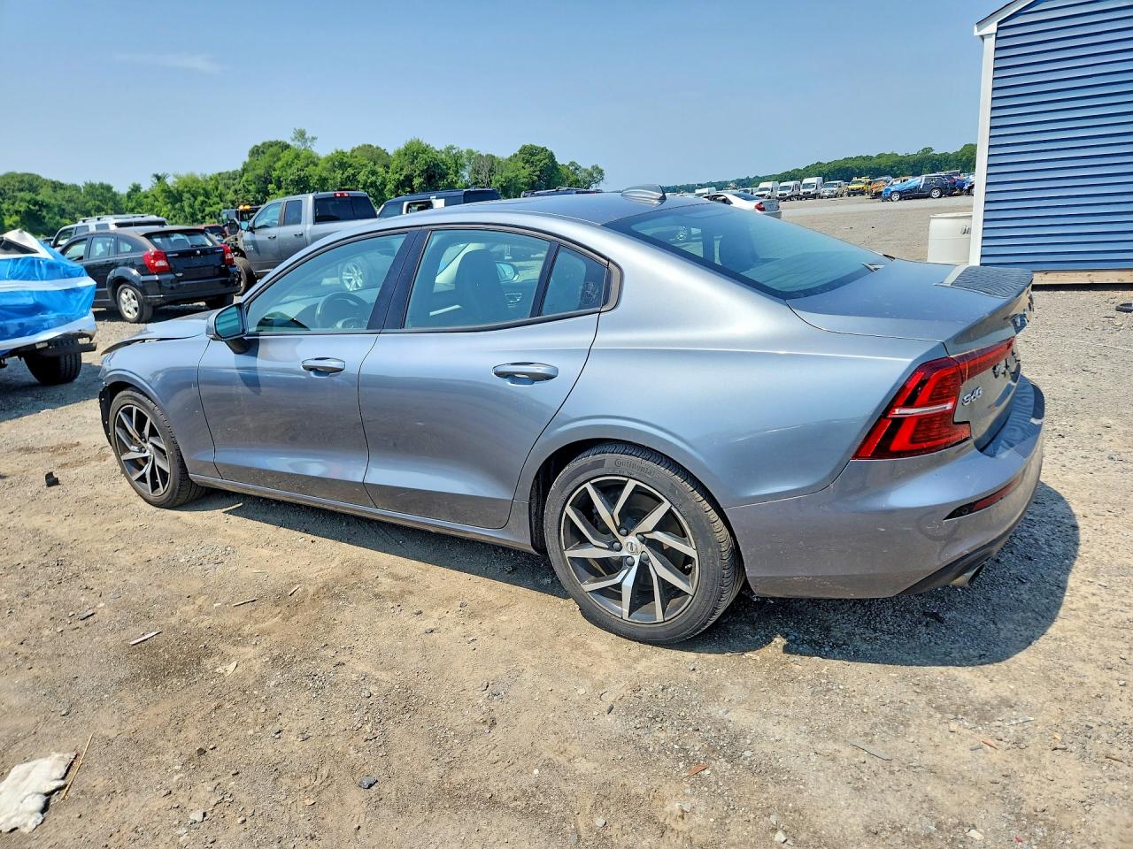 2019 VOLVO S60 Momentum