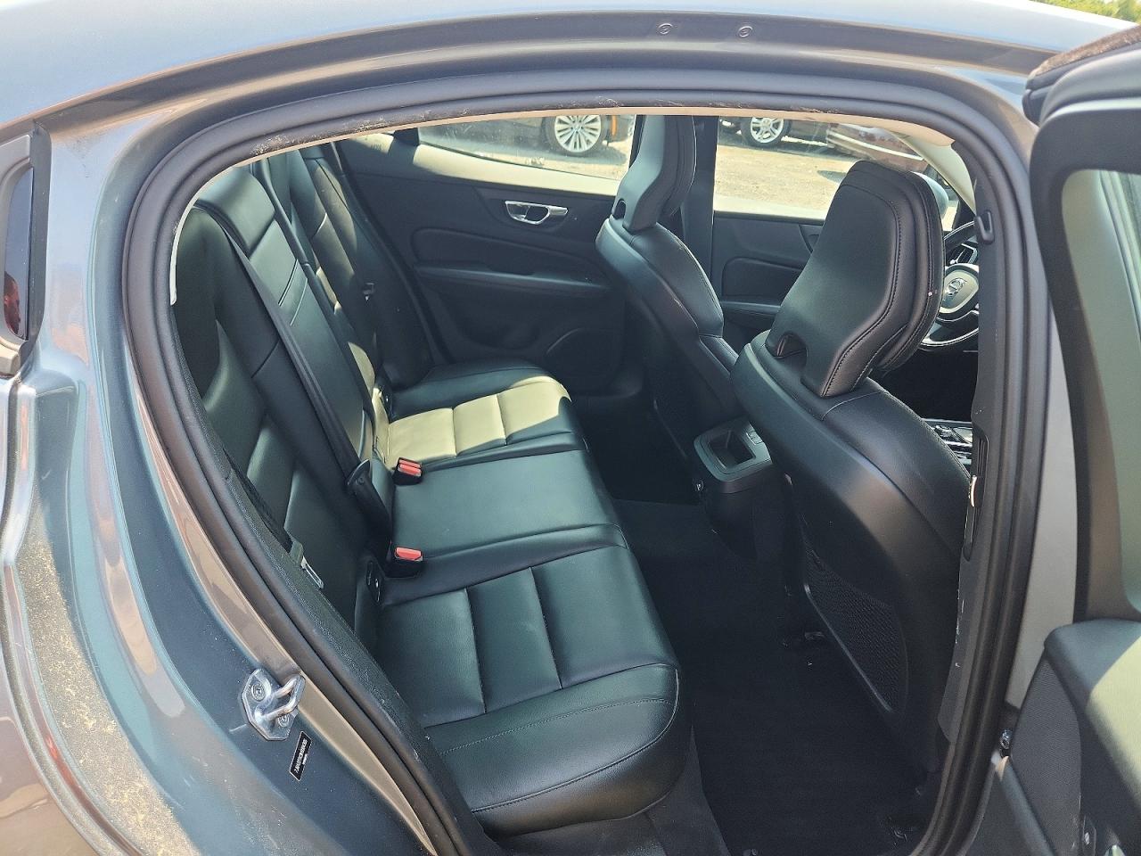 2019 VOLVO S60 Momentum
