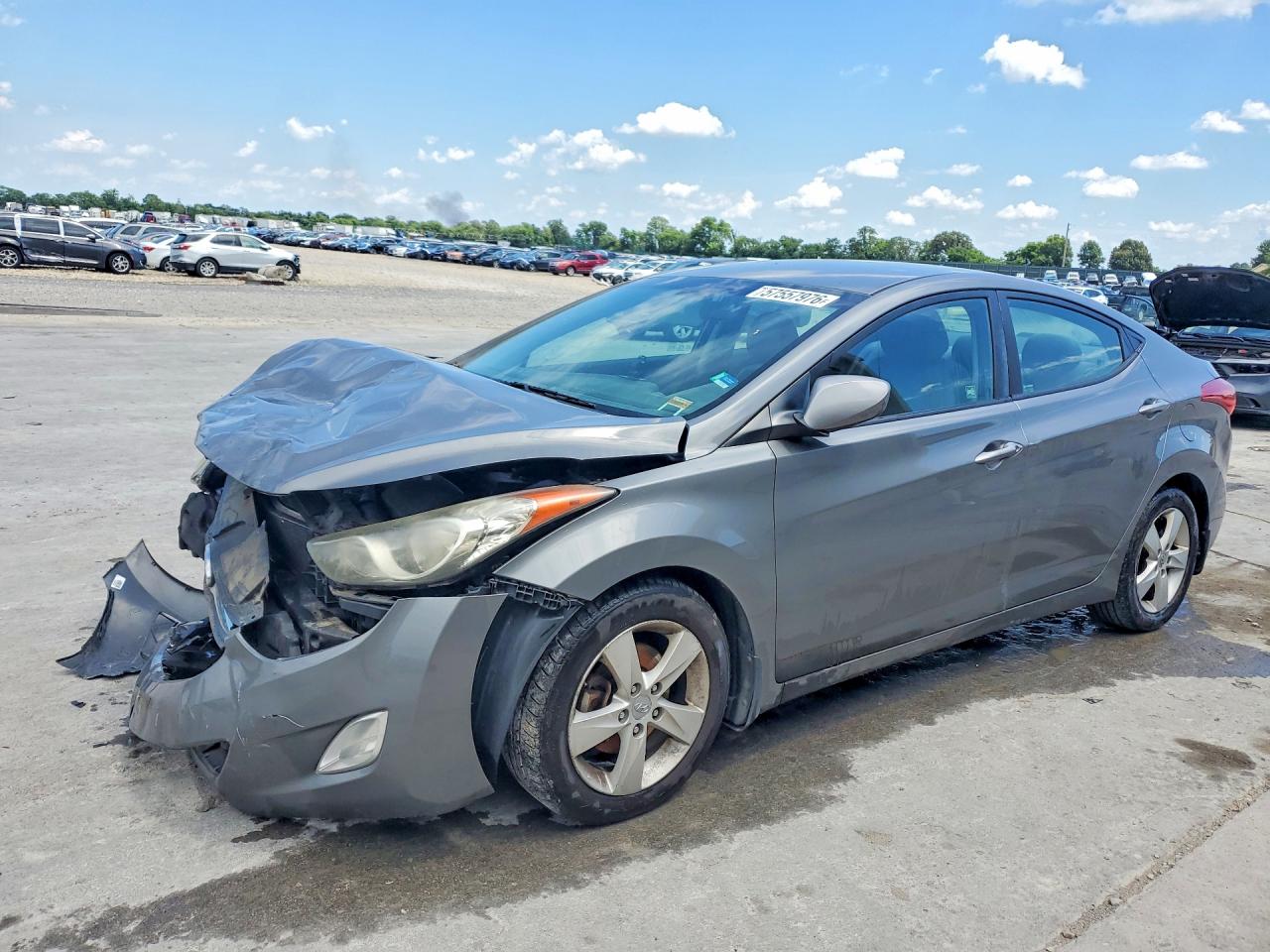 2013 HYUNDAI ELANTRA — Front 3/4