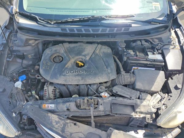 2013 HYUNDAI ELANTRA — Engine bay