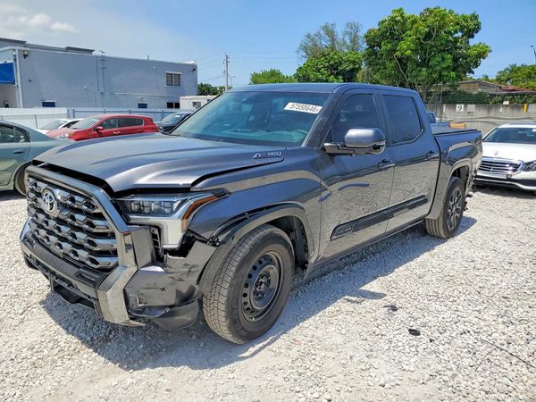 2025 TOYOTA TUNDRA Platinum