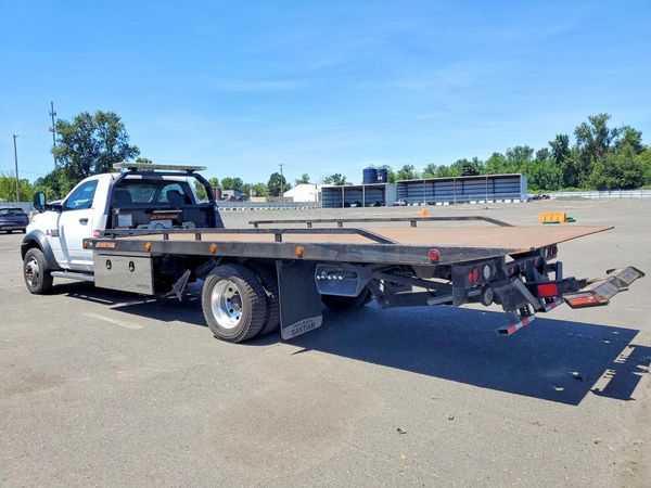 2016 RAM 5500 REG CAB CHASSIS