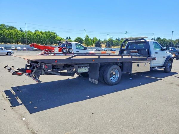 2016 RAM 5500 REG CAB CHASSIS