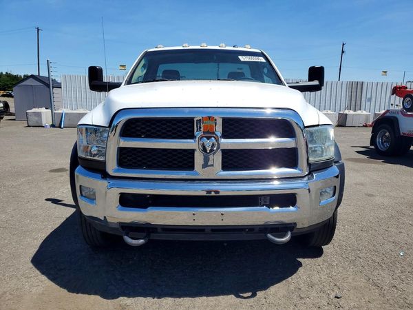 2016 RAM 5500 REG CAB CHASSIS