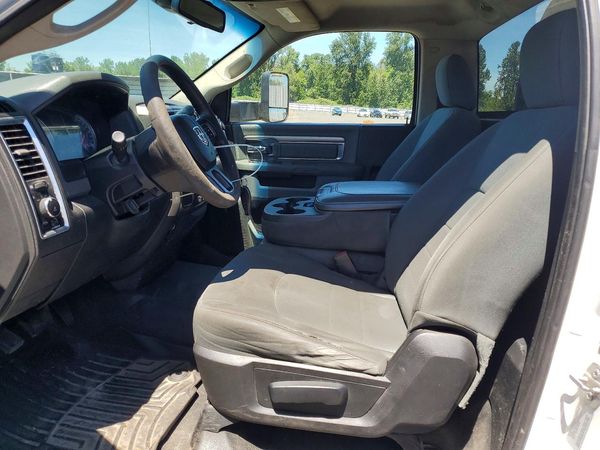 2016 RAM 5500 REG CAB CHASSIS