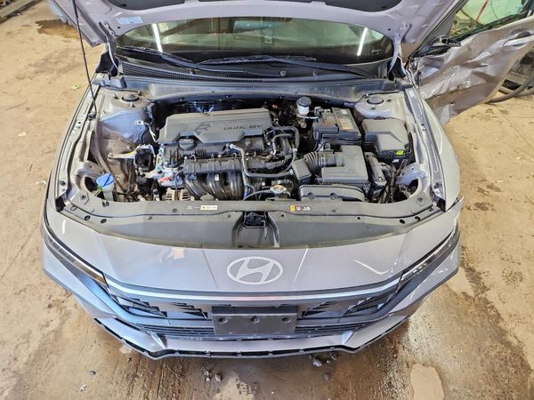 2024 HYUNDAI ELANTRA