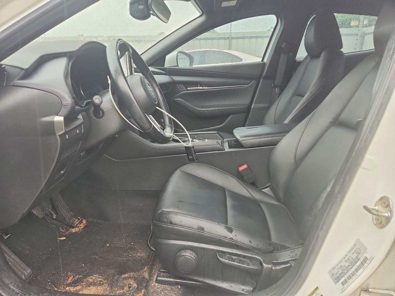 2022 MAZDA 3 Select Package