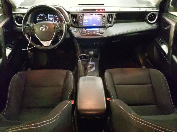2017 TOYOTA RAV4 XLE