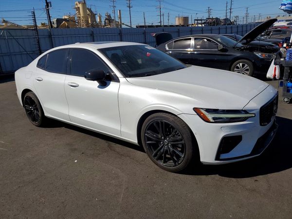 2024 VOLVO S60 Plus Black Edition