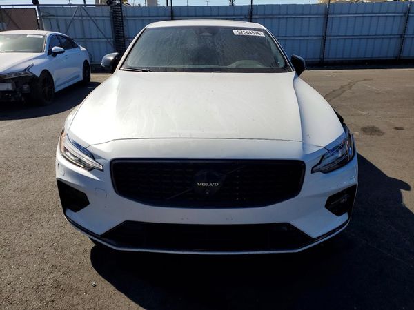2024 VOLVO S60 Plus Black Edition
