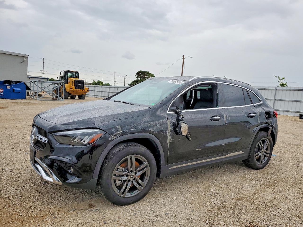 2026 MERCEDES-BENZ GLA 250 4M GLA250 4MATIC — Front 3/4