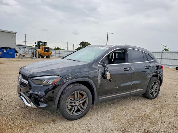 2026 MERCEDES-BENZ GLA 250 4M GLA250 4MATIC — Front 3/4