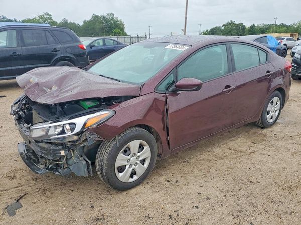 2018 KIA FORTE LX Base — Front 3/4