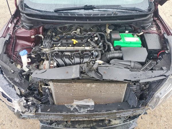 2018 KIA FORTE LX Base — Engine bay