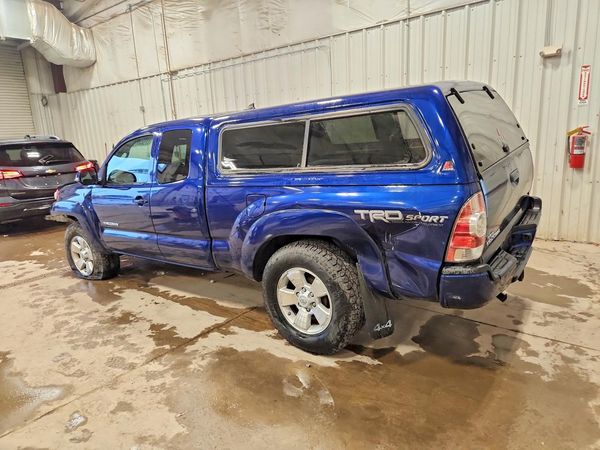 2015 TOYOTA TACOMA Delux Grade