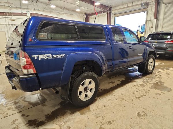 2015 TOYOTA TACOMA Delux Grade