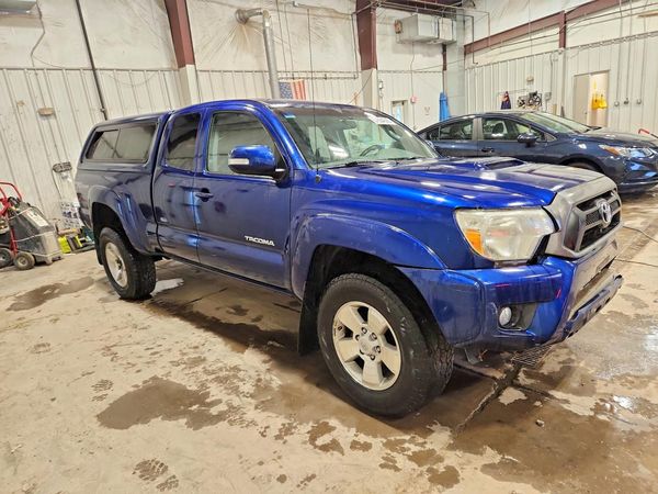 2015 TOYOTA TACOMA Delux Grade