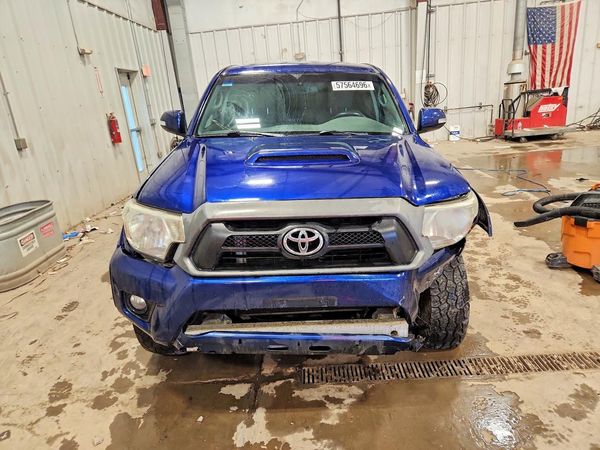 2015 TOYOTA TACOMA Delux Grade
