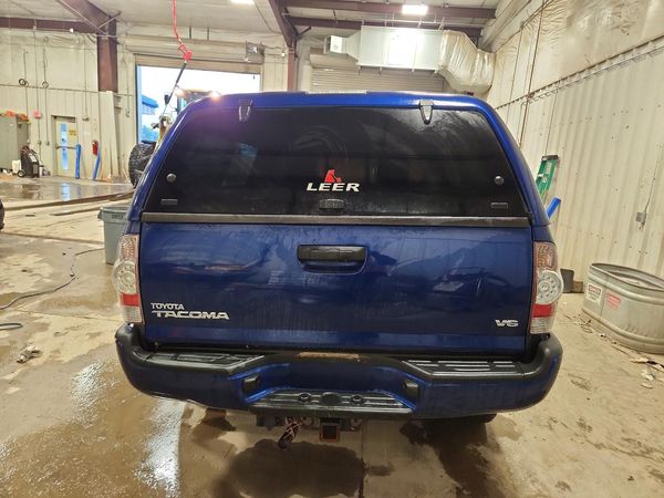 2015 TOYOTA TACOMA Delux Grade