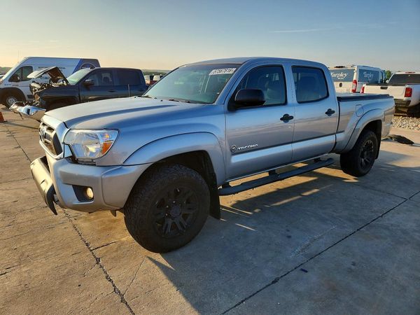 2015 TOYOTA TACOMA Delux Grade