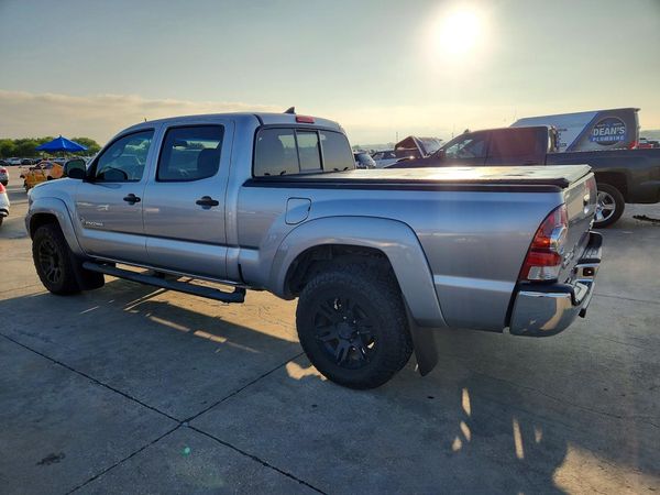 2015 TOYOTA TACOMA Delux Grade