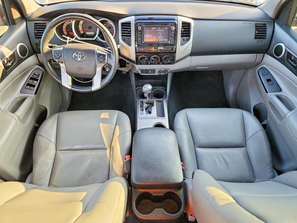 2015 TOYOTA TACOMA Delux Grade
