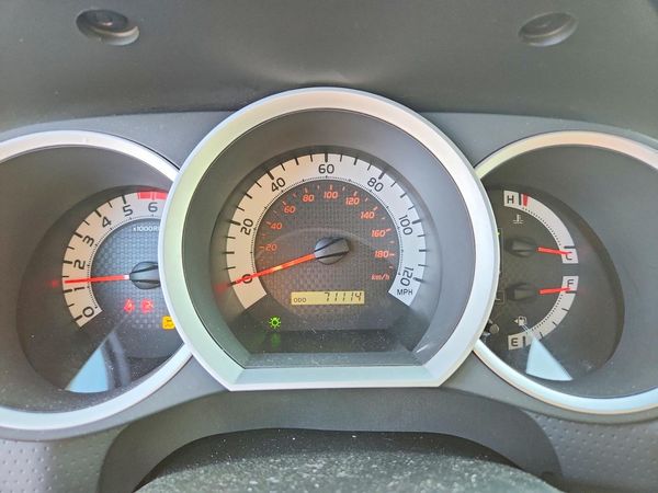 2015 TOYOTA TACOMA Delux Grade