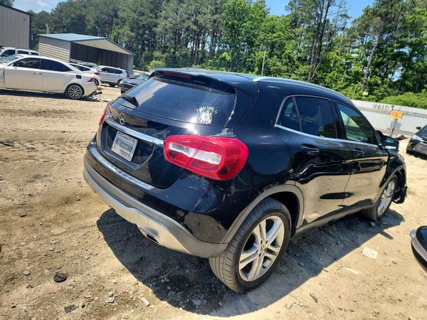 2018 MERCEDES-BENZ GLA GLA250