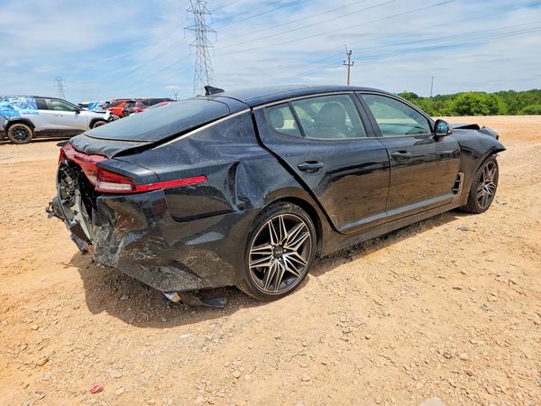 2022 KIA STINGER