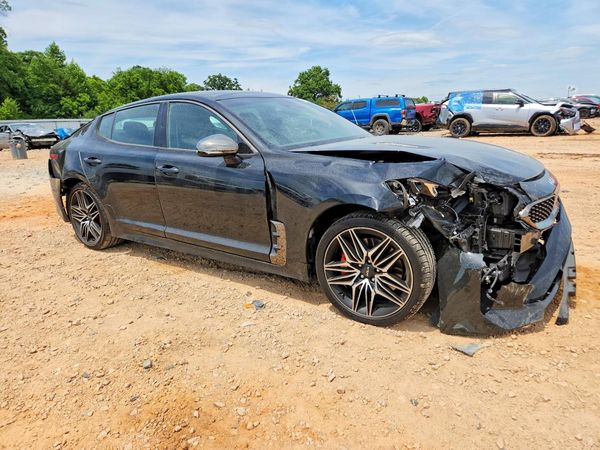 2022 KIA STINGER