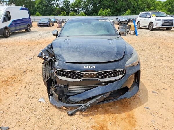 2022 KIA STINGER