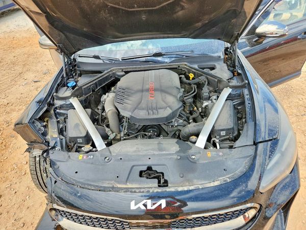 2022 KIA STINGER