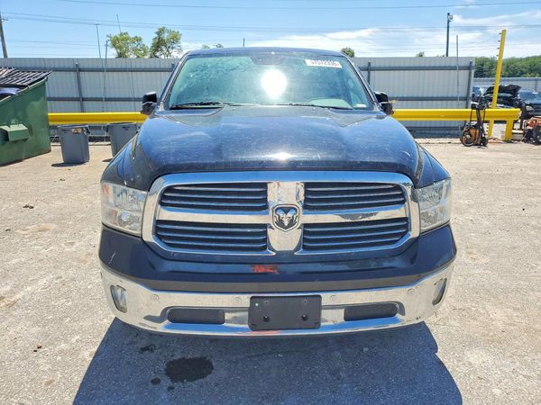 2014 RAM 1500 SLT CREW CAB 4X4