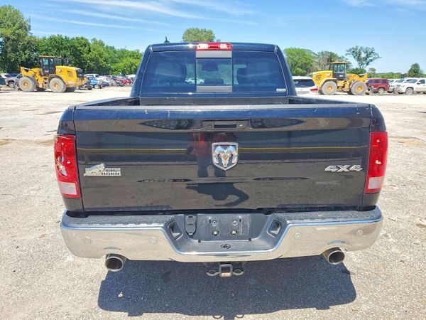 2014 RAM 1500 SLT CREW CAB 4X4
