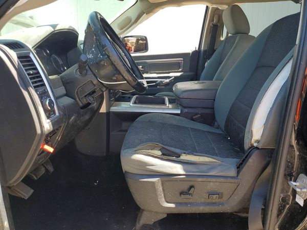 2014 RAM 1500 SLT CREW CAB 4X4