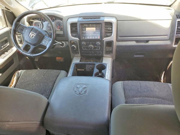 2014 RAM 1500 SLT CREW CAB 4X4