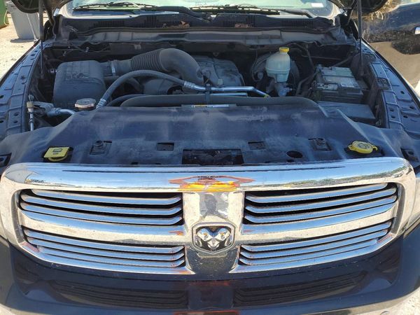 2014 RAM 1500 SLT CREW CAB 4X4
