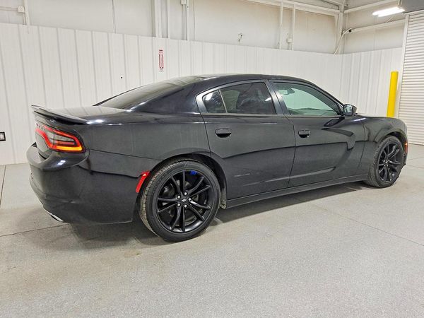 2017 DODGE CHARGER SE